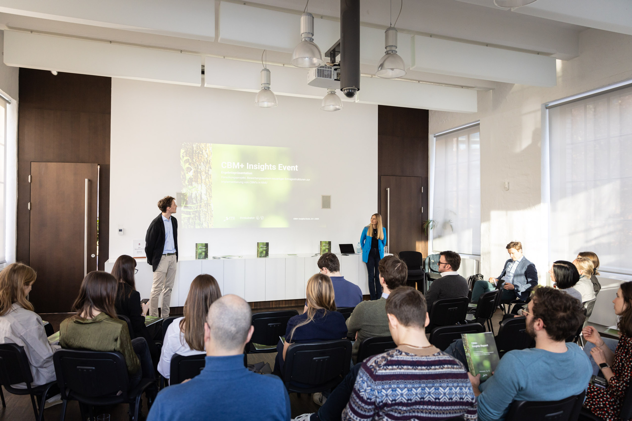 Präsentation von Projektergebnissen vor Publikum